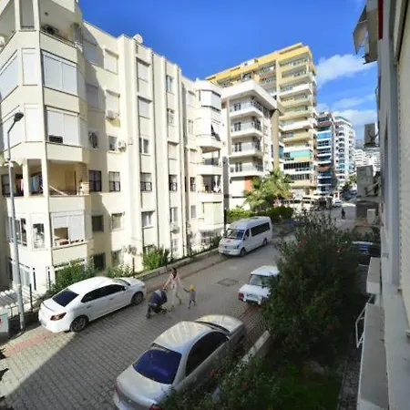 Earthquake S-a-f-e! - Nice Opposite Of Beach With Umbrellas, 3 Bikes, Smart Tv, Full Equipped Kitchen, Free Parking, Own 70mbps Wifi, Pool And Terrace, Play Ground, Barbecue, Table Games, Pick-up Service, Travel Agency Alanya